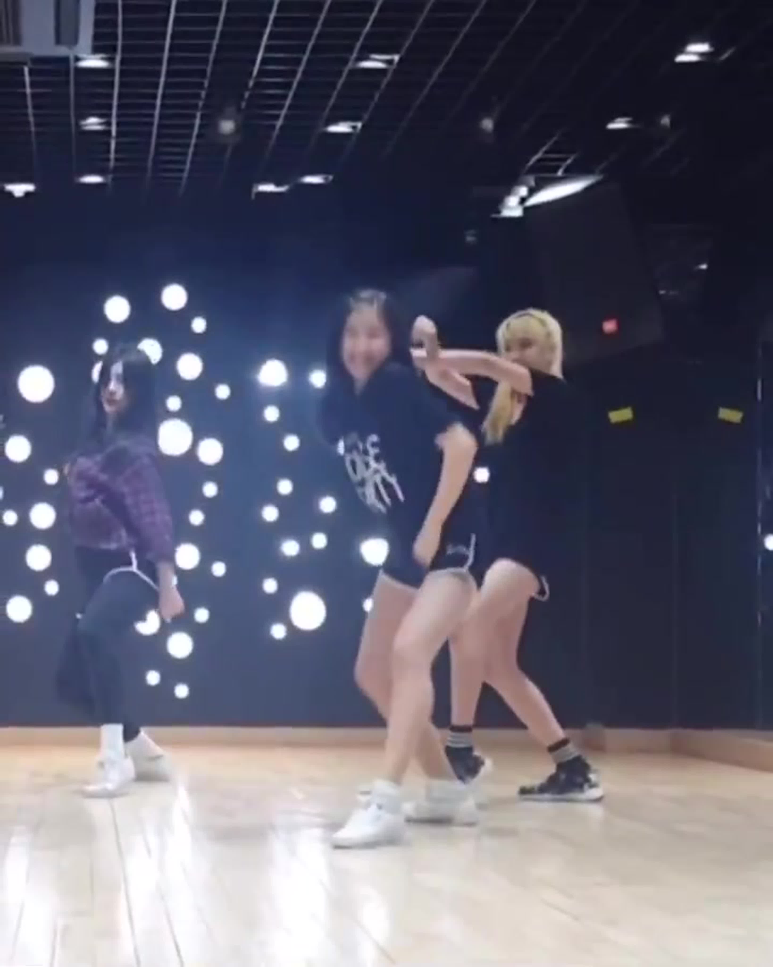 Pre-debut || Пре-дебют