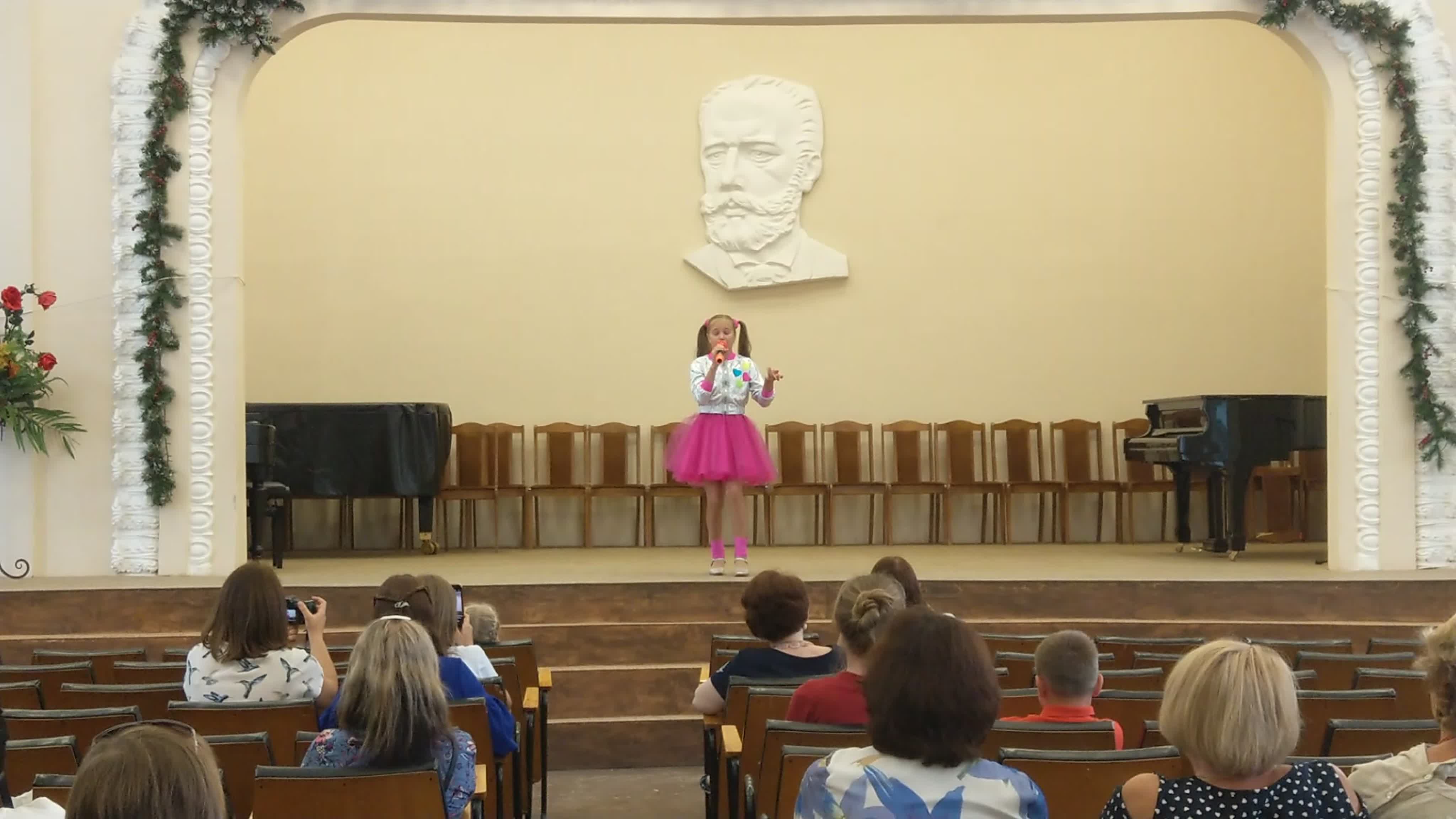 Праздничный концерт «Здравствуй, школа!» 2 сентября 2019 (видео: Евгений Мамонов)