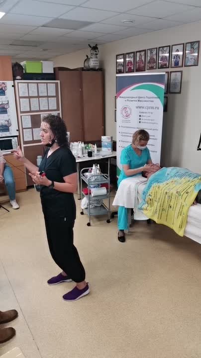 Преподаватель: Елена Зверева.