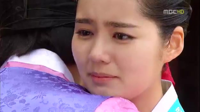 LA LUNA ABRAZA AL SOL  (K) ✔