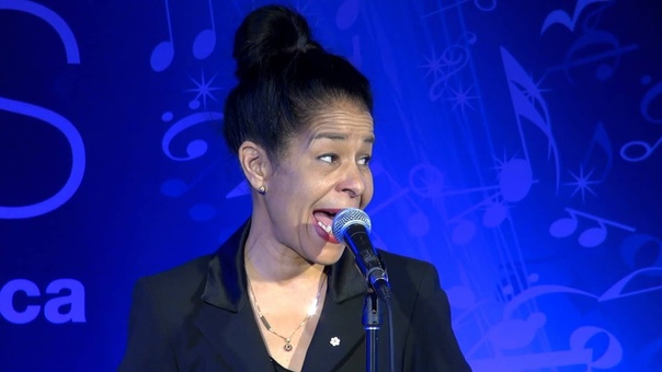 Для работы Lydia Barross