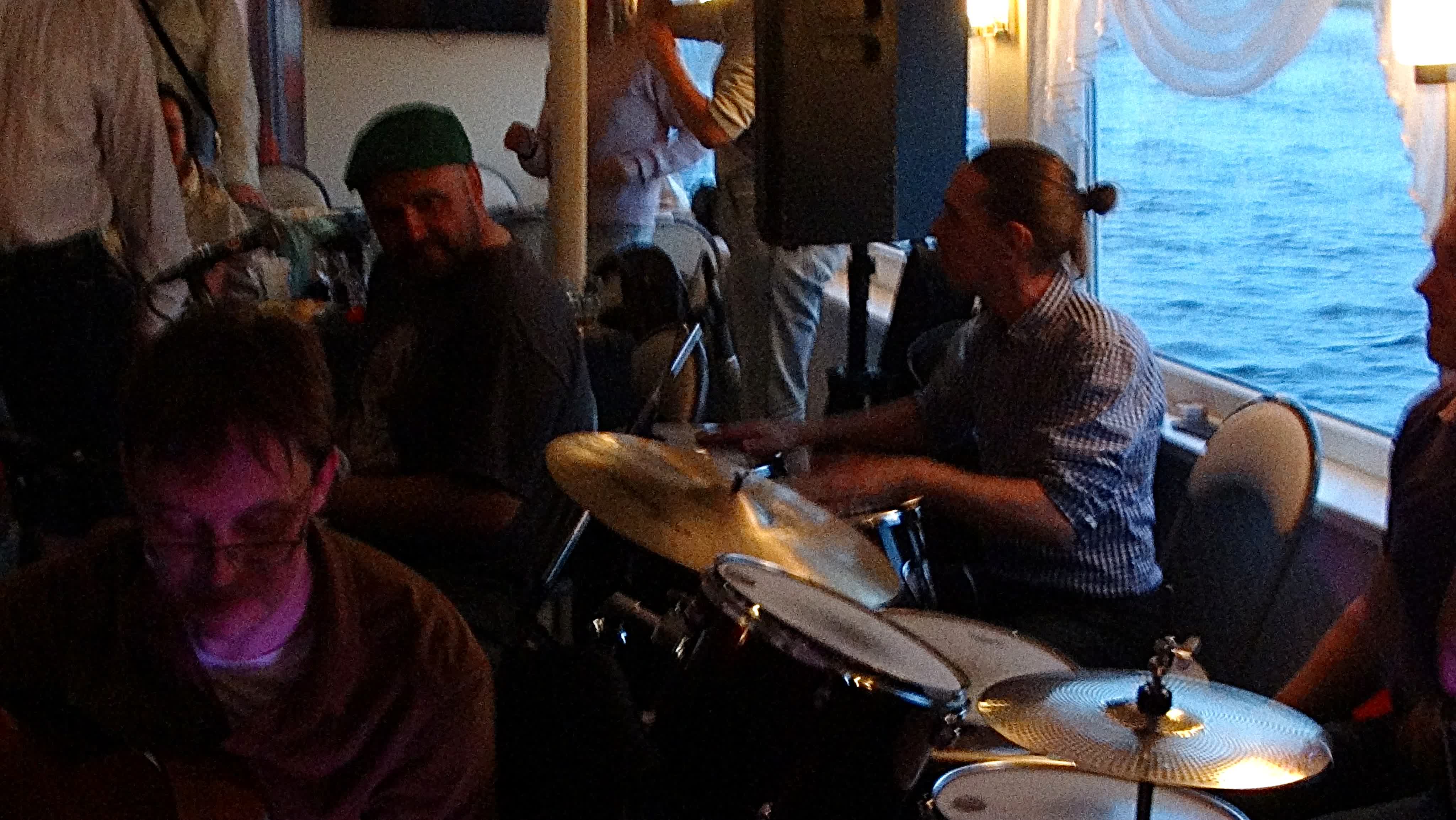 Tres Muchachos & Companeros» на Неве