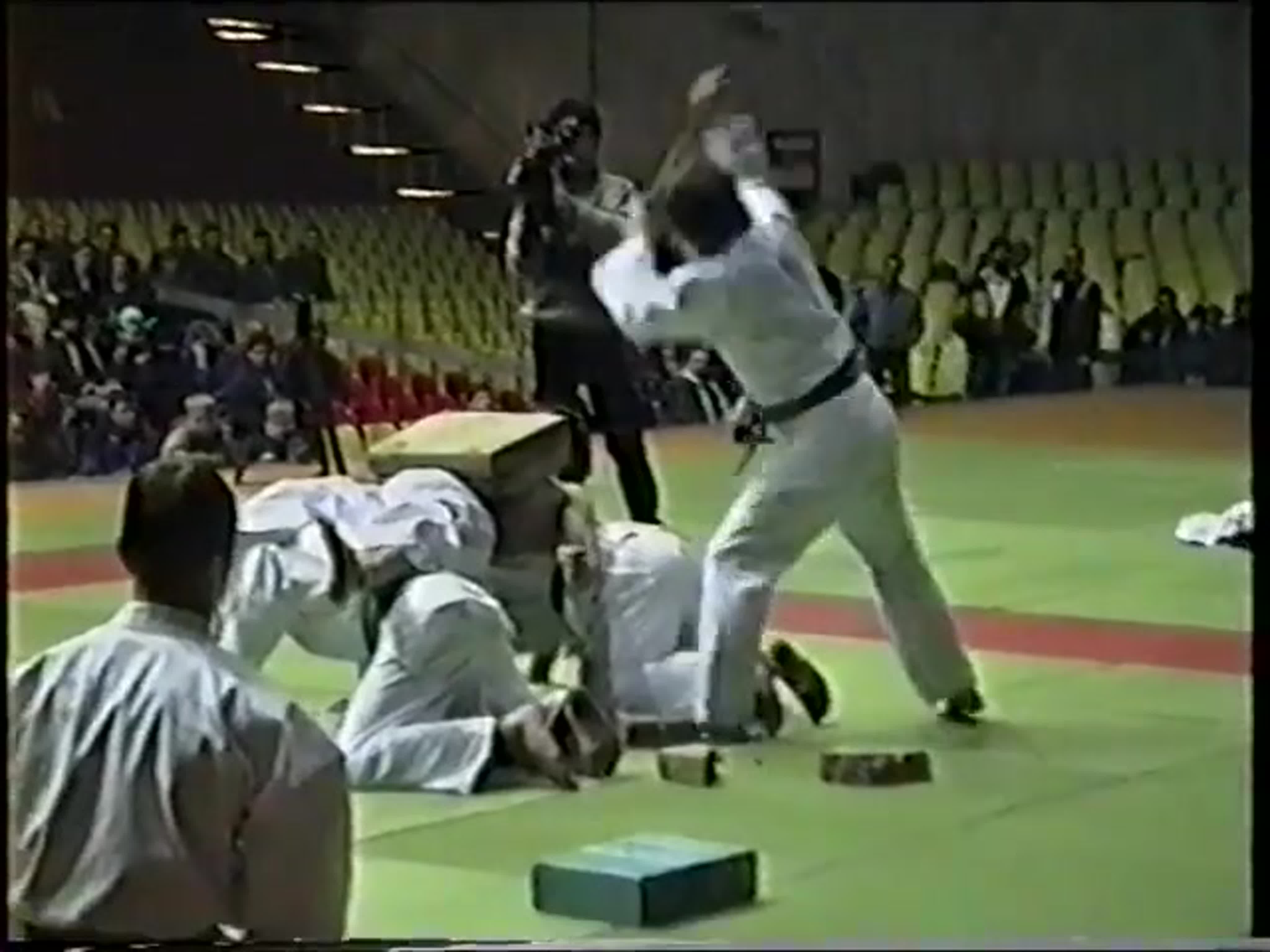 Показательные выступления. Возьми себе - добавь всем.