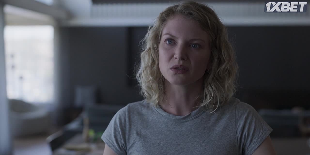 Секреты, которые она хранит.AU.02