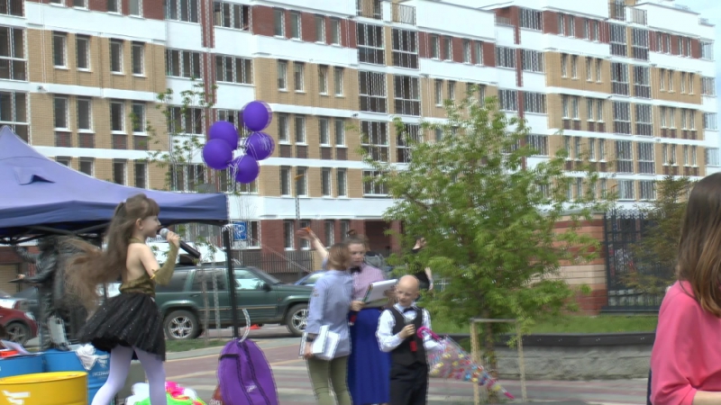 Концерт "День защиты  детей".Вокально-эстрадная студия "Эксклюзив".Открытие микрорайона  Форум Групп в микрорайоне "Солнечный" г