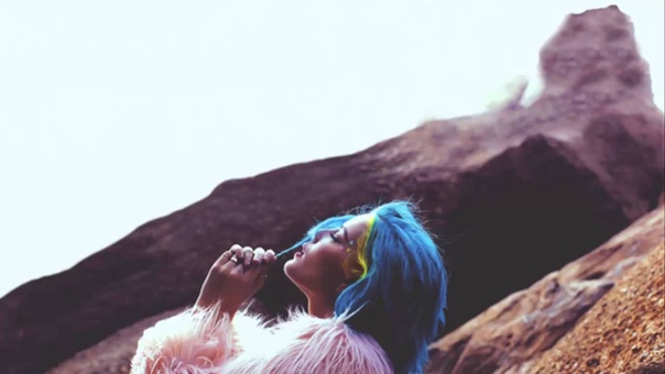 • Акустические выступления