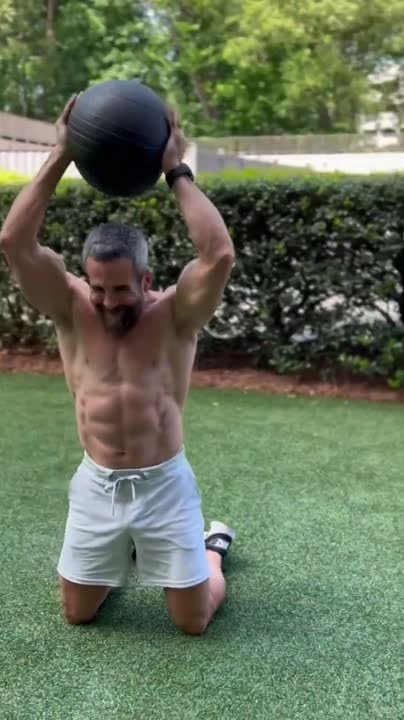 Упражнения с медболами