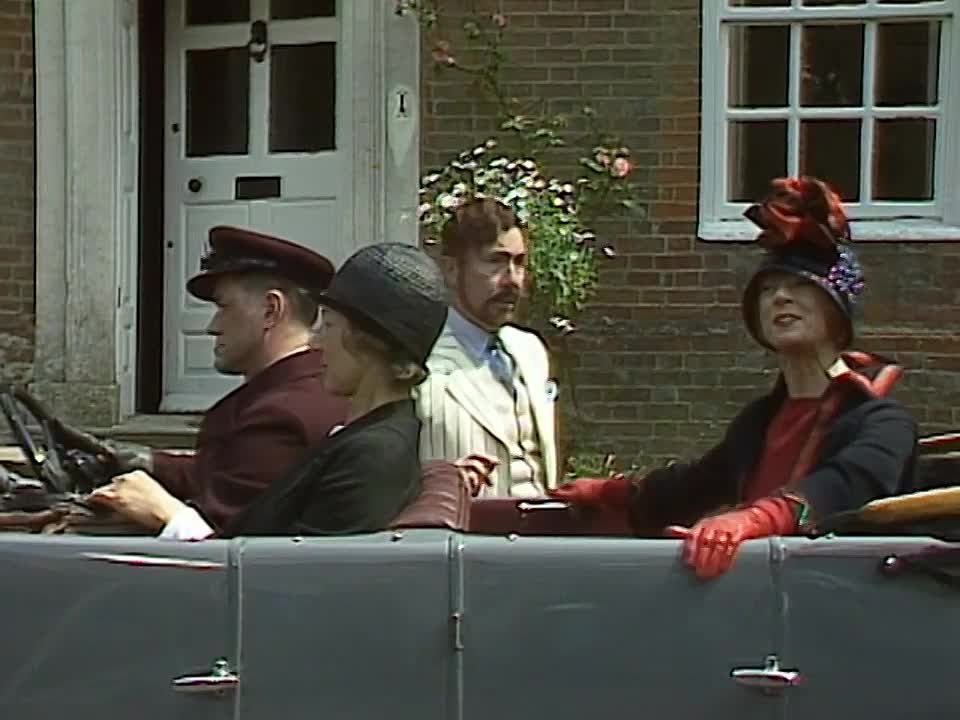 Mapp & Lucia (1985) анг