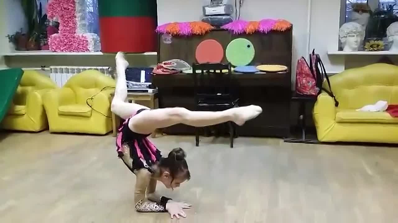 Выступления, работа Полиночки...