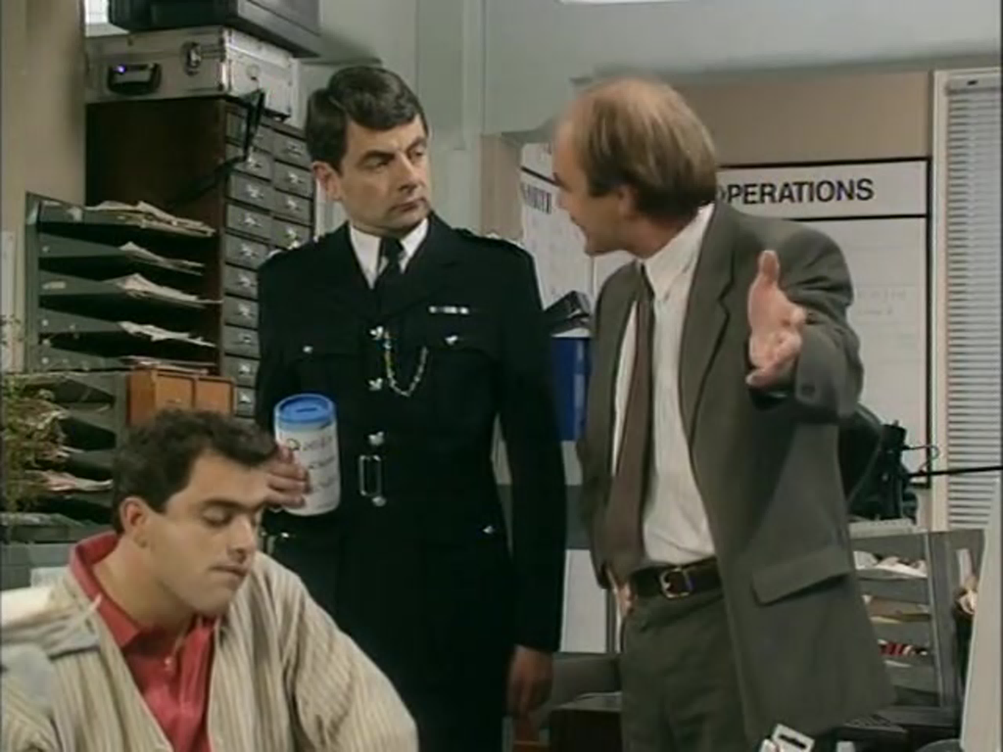 Тонкая голубая линия. Минисериал, Великобритания