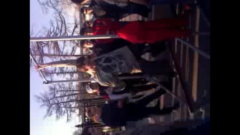 Вис на одной руке, подтягивания