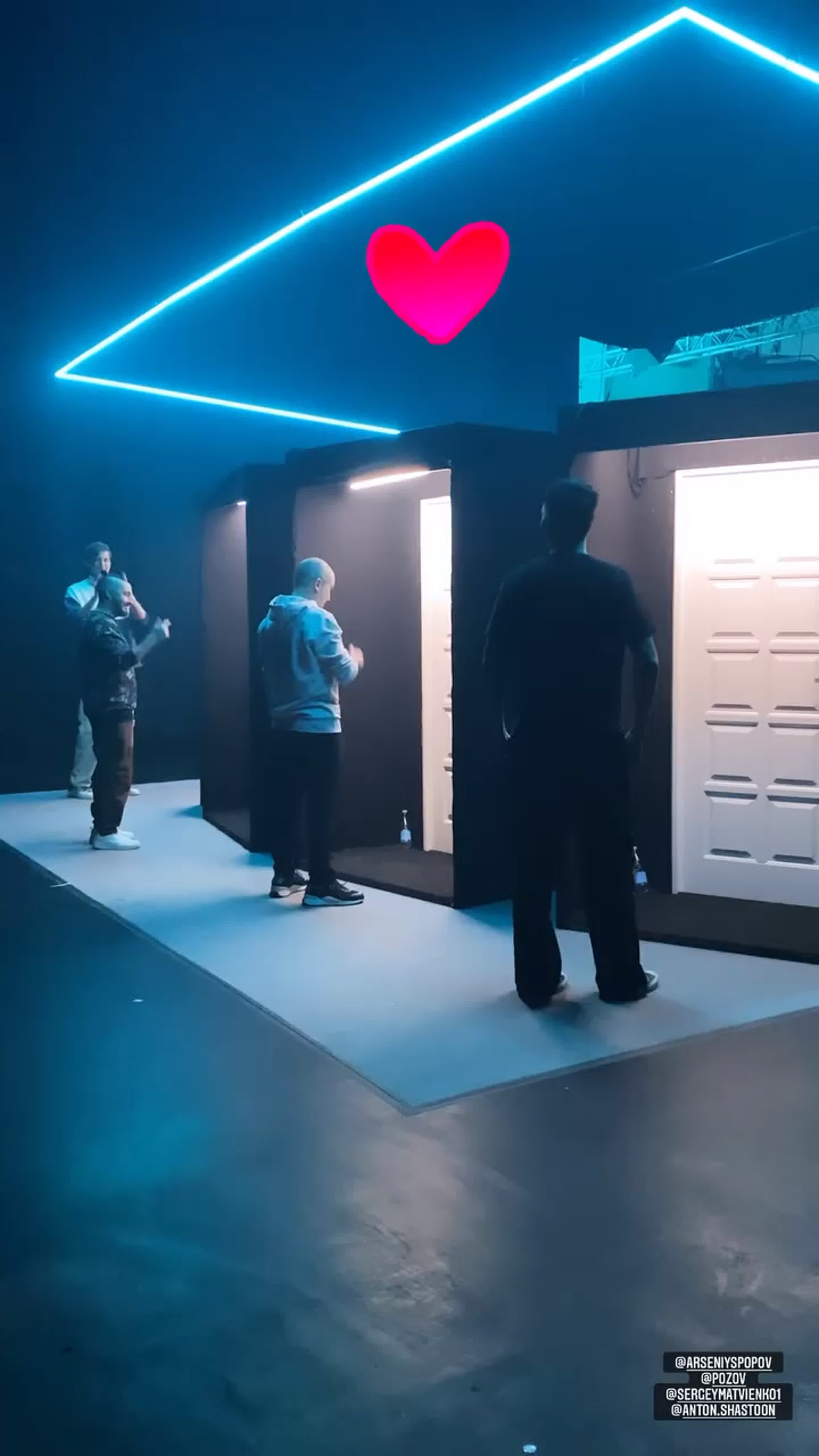 • Инстаграм Оксаны Сурковой