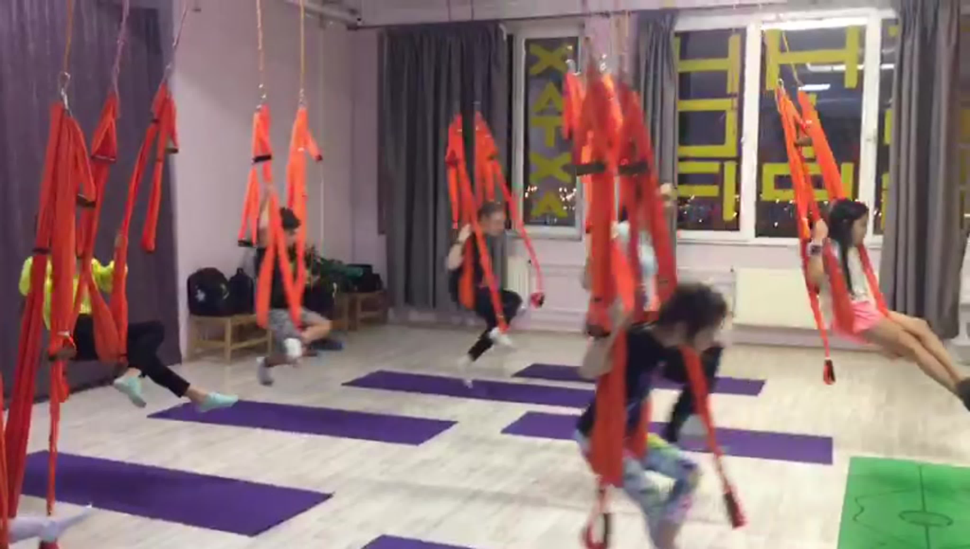 Детская Йога в Гамаках