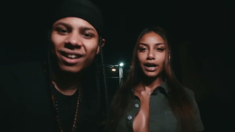 700 (🍍💚/🏁/🎩♨️🅱️/〽️🐝)