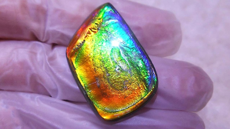 "Ювелирные коллекции" и дорогие камни.