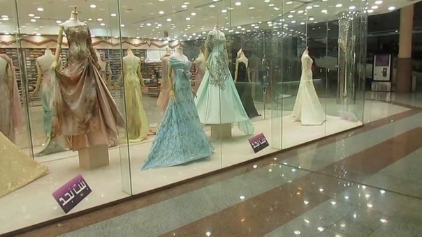 "Ткани, склады и рынки"