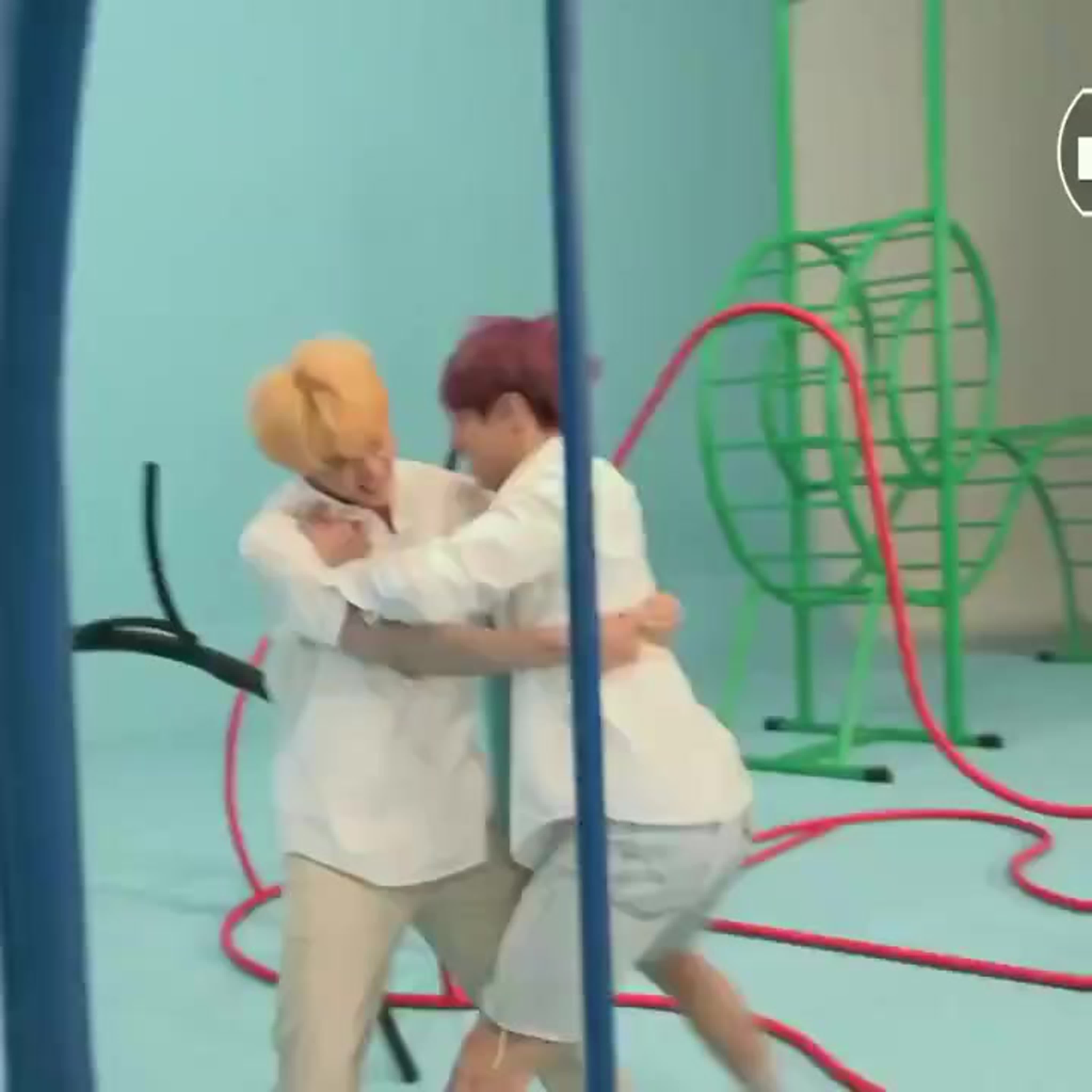 джин атакует