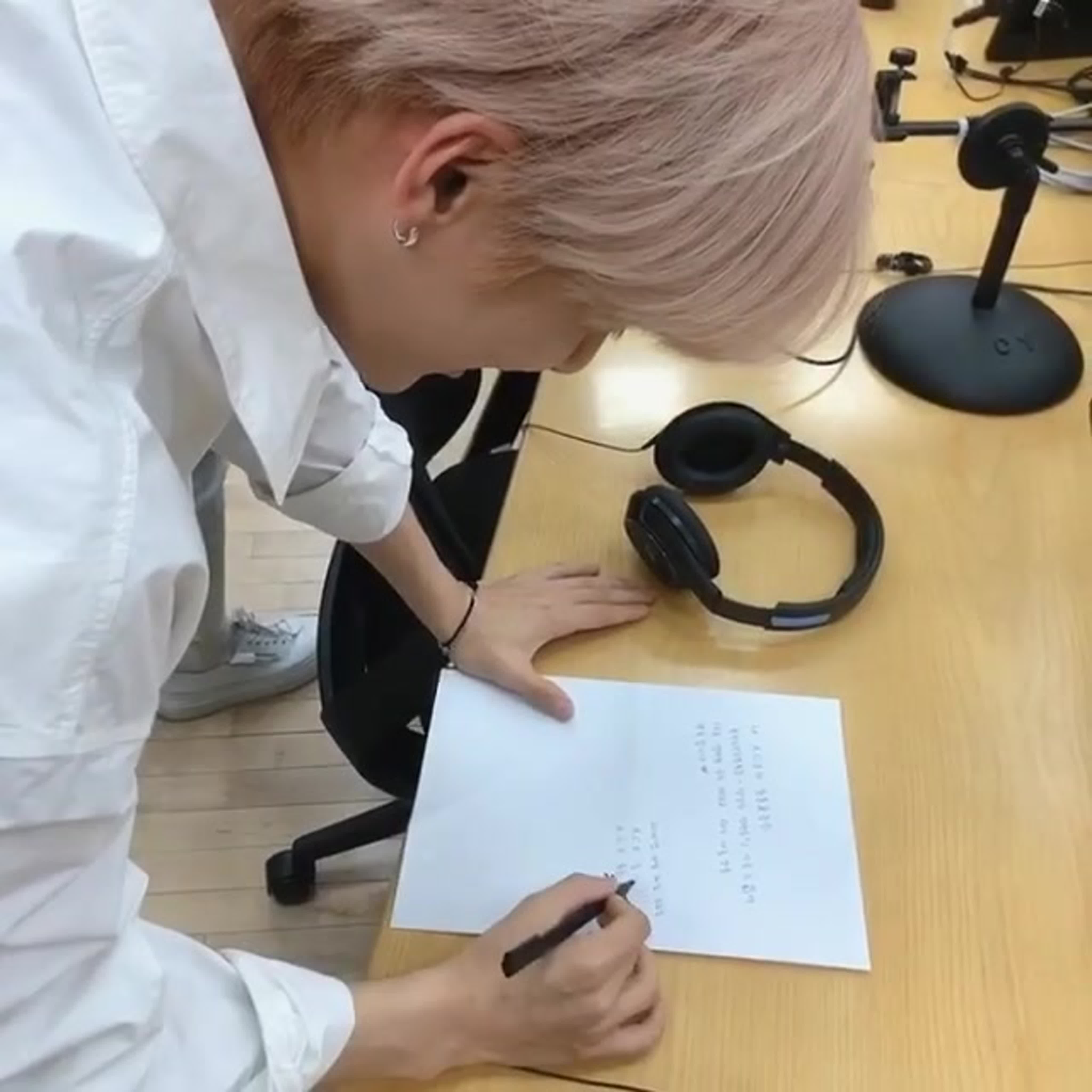 200426 Jeong Sewoon's Listen