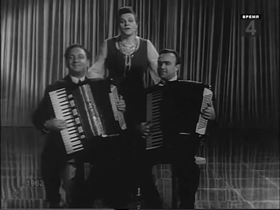 На побывку едет молодой моряк