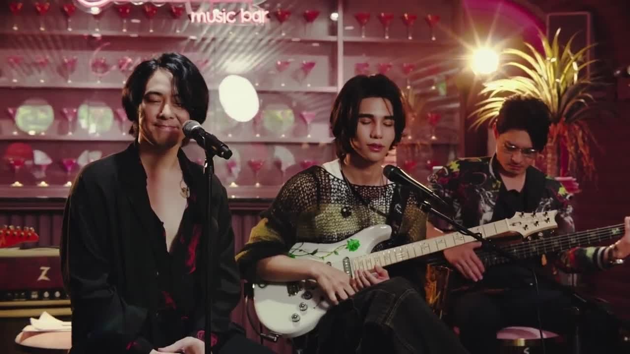 [Путешествие гитары Майла]