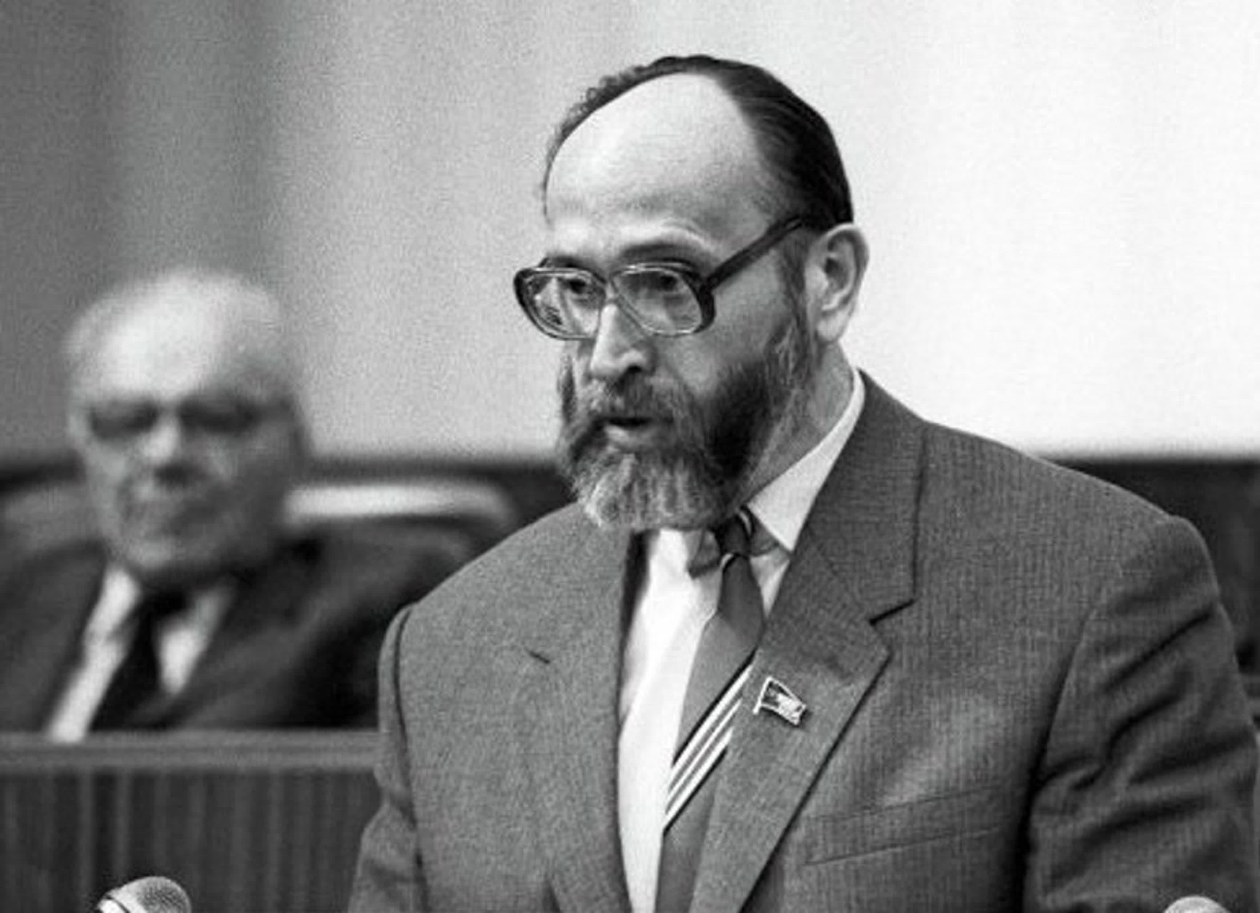 Юрий Власов