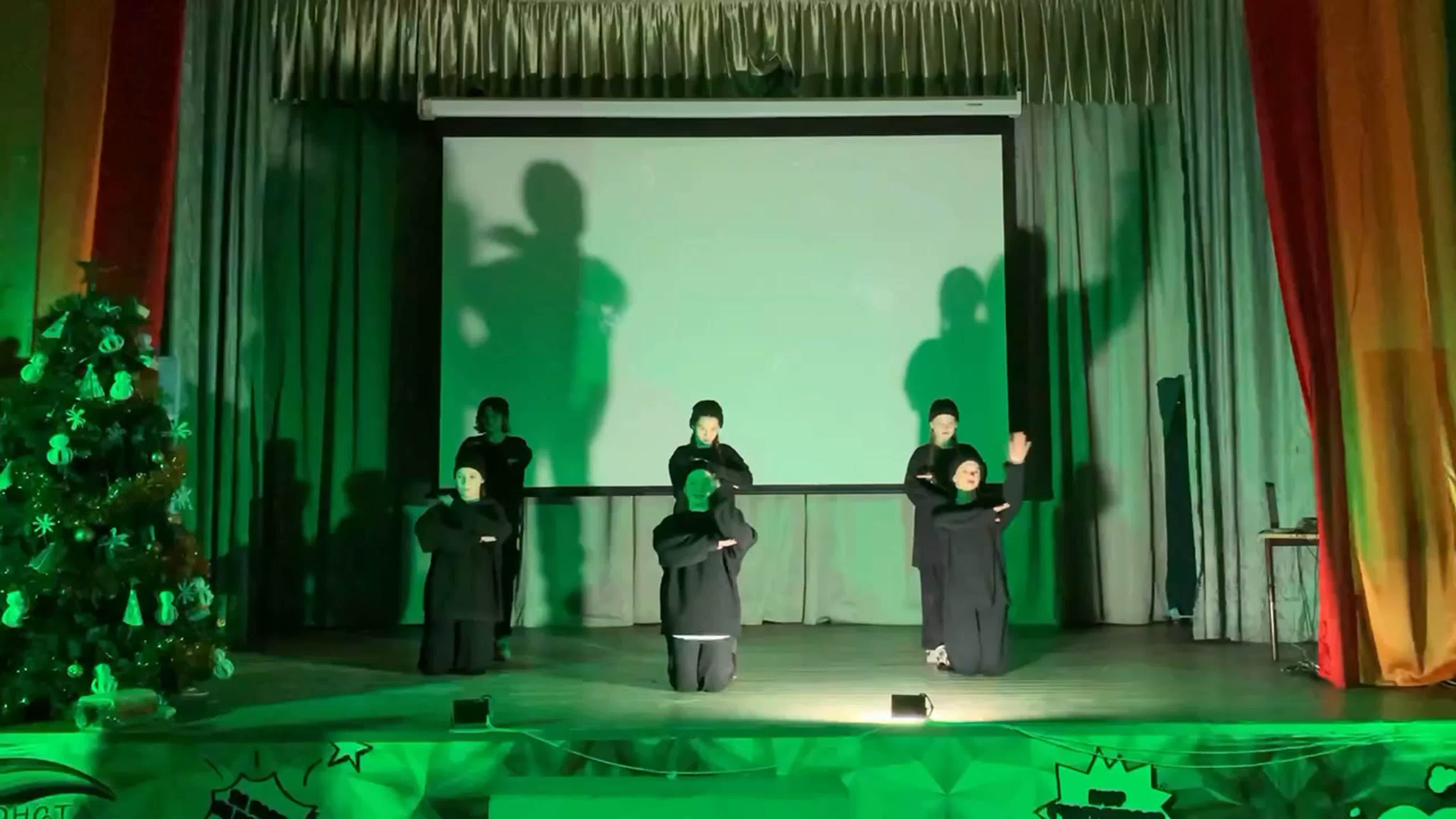 Предновогодняя смена.Новогодний переполох!