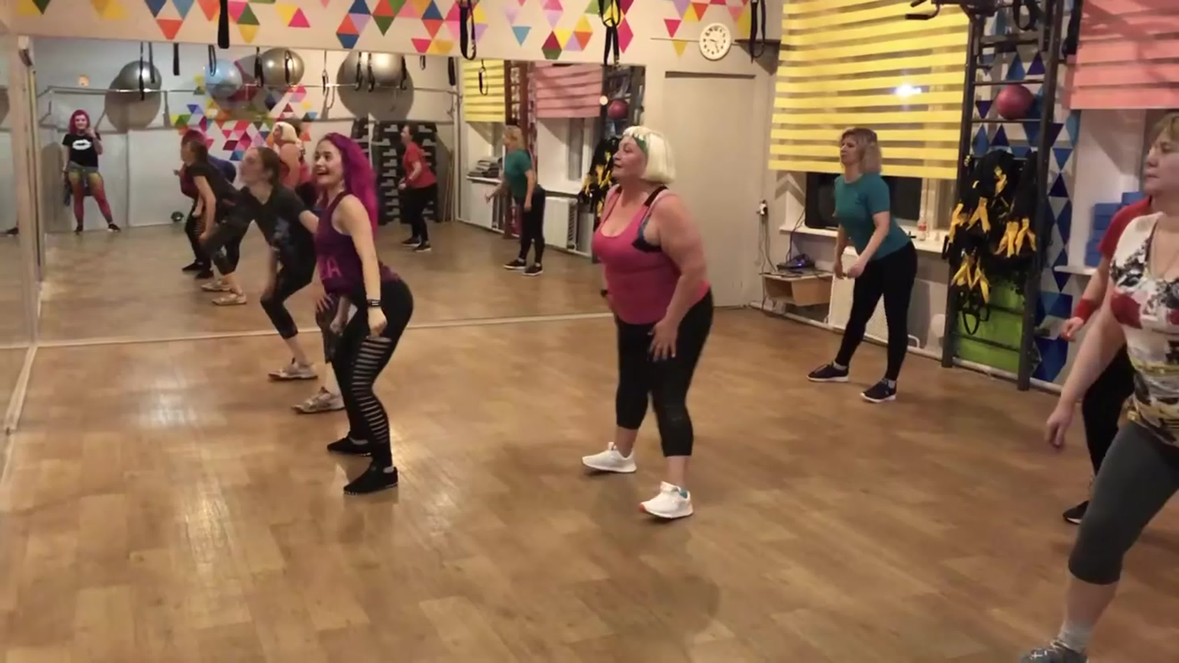 ZUMBA "Импульс" тренировки) Инструктор Виктория Рогозина))