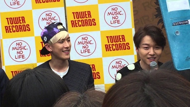 AT FANSIGN/FANMEETING