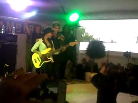 Выступление Адама Ламберта после финальной гонки на BMW Caulfield Cup Carnival - 2012, Мельбурн, 13.10.2012