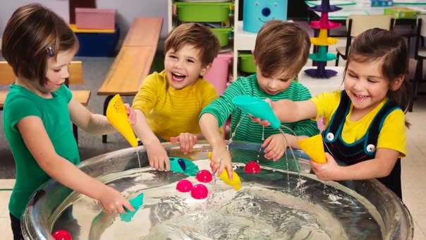 Игрушки для пляжа, ванны и снега QUUT (Бельгия)