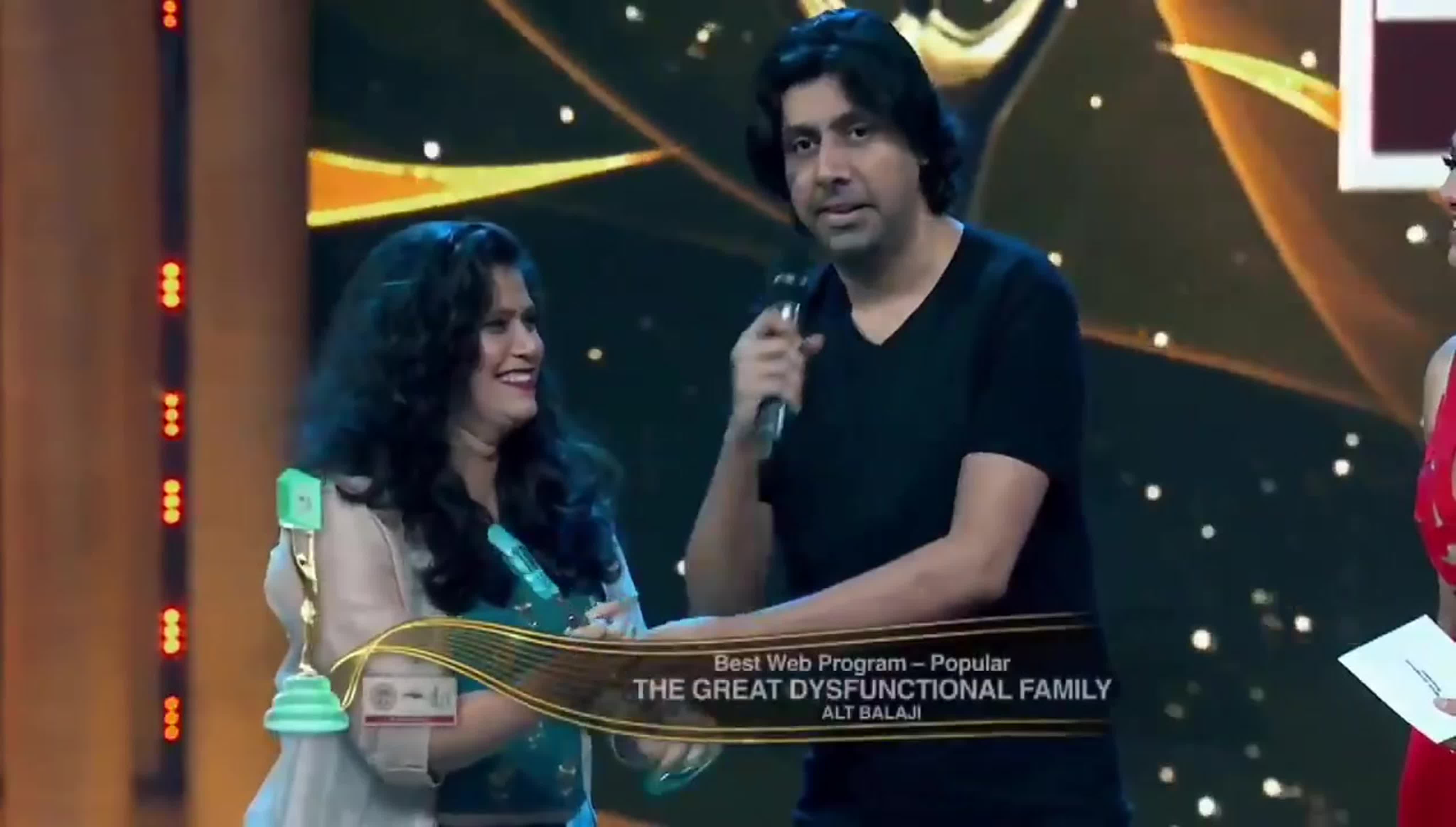 Большая Индийская Неблагополучная Семья