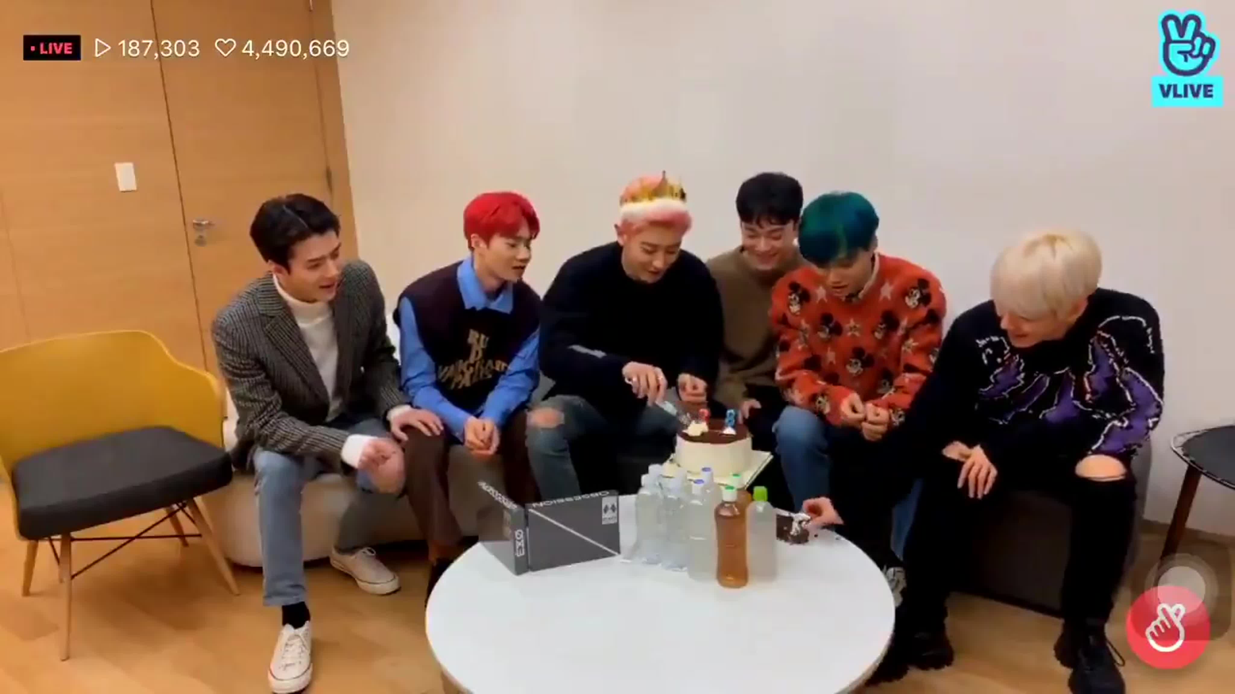 Трансляции Vlive, instagram, etc.