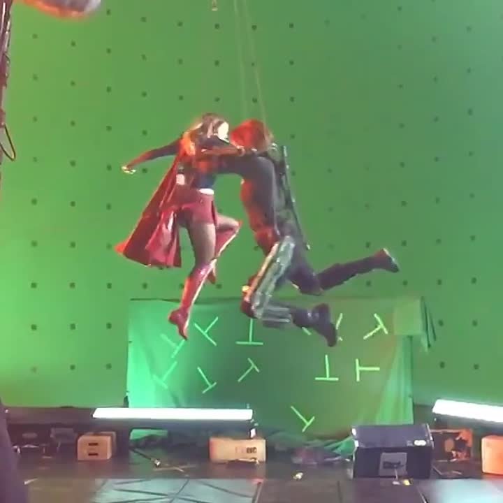 Видео со съёмок 1 сезона «Супергерл»