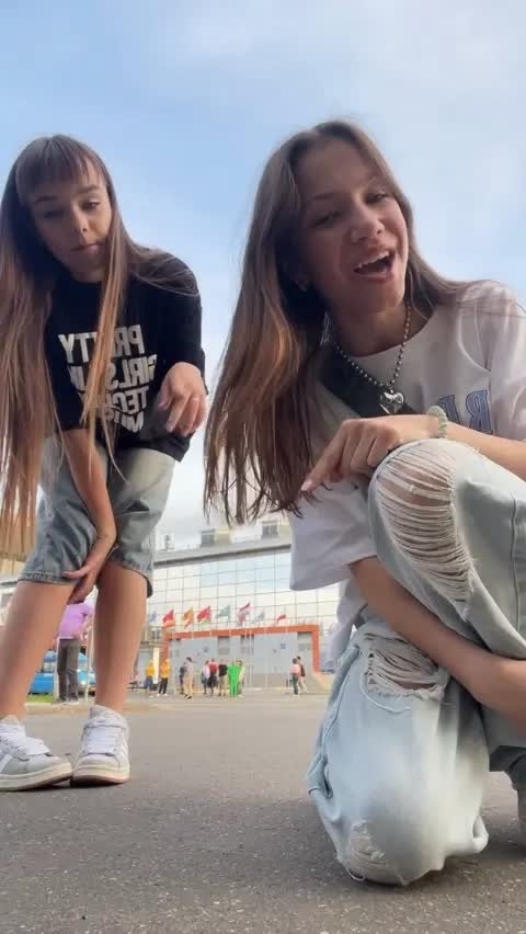 From VIKI SHOW's Likee @VikiShow_off1