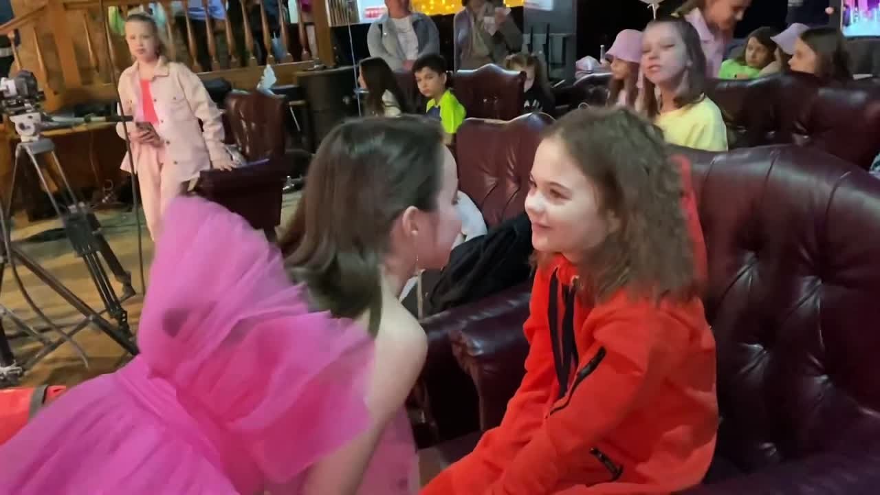 YouTube - Даниэлла Бауэр