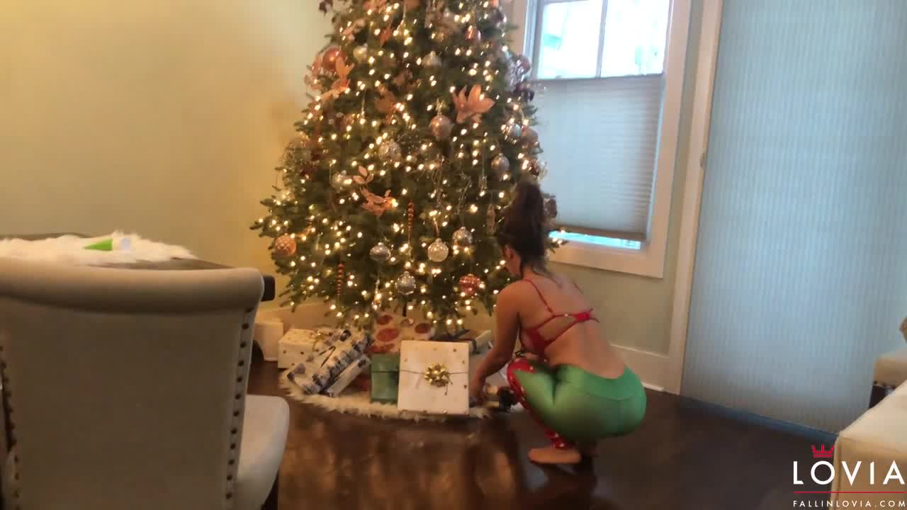 Eva Lovia