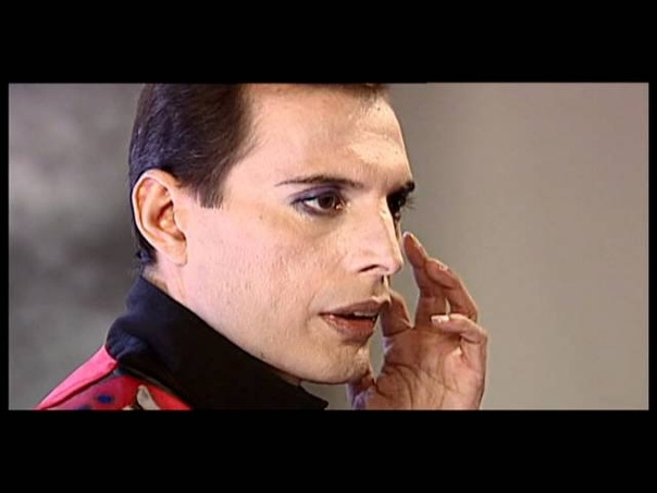 Qeen документальні