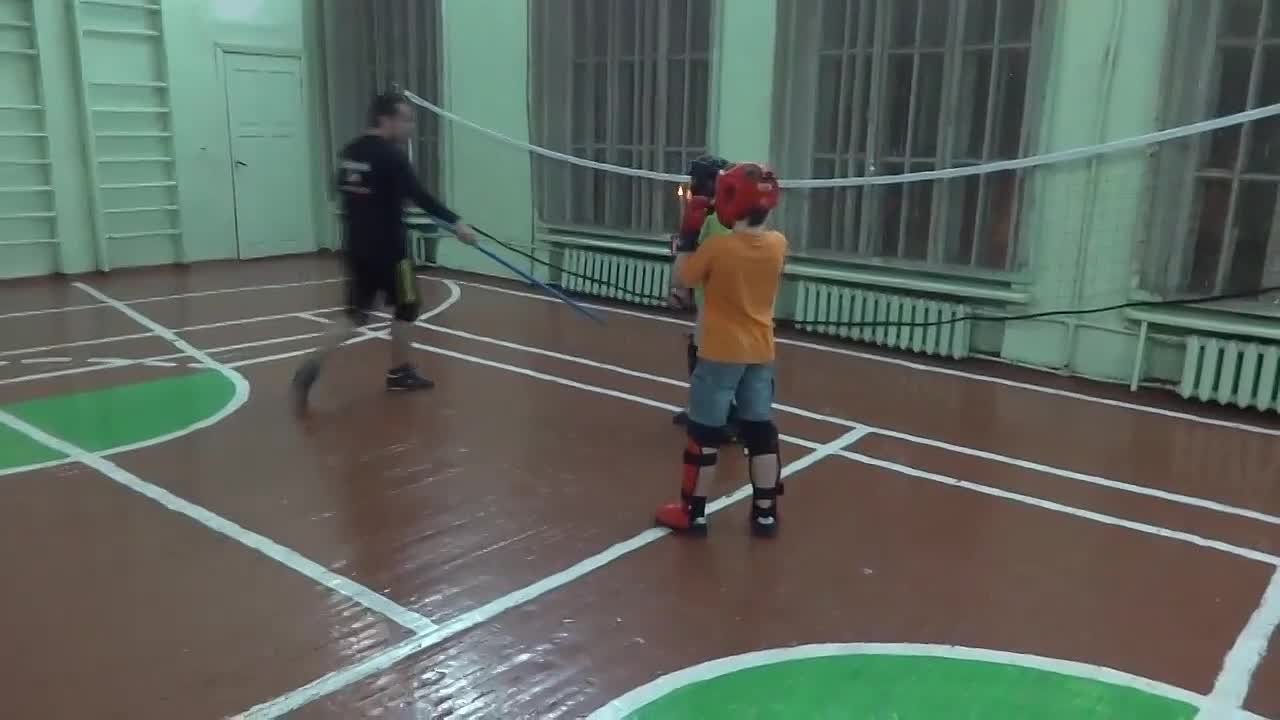 Это чьи дети"спеногрызы"?!-"бойцовский кот"