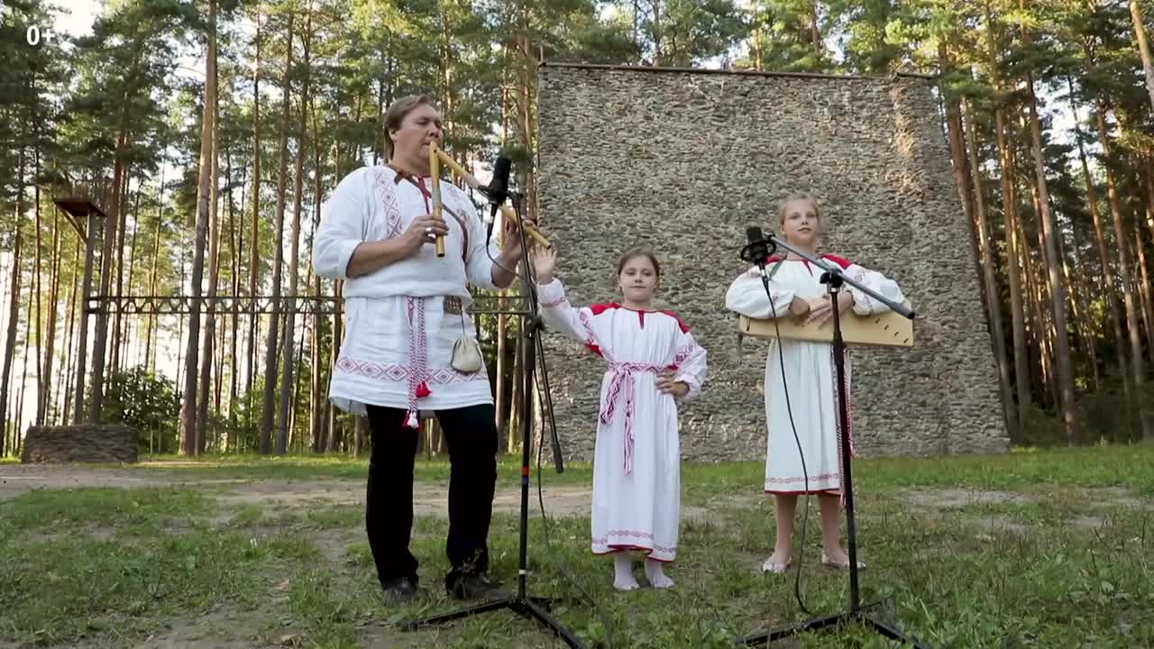 «Десть песен атомных городов»