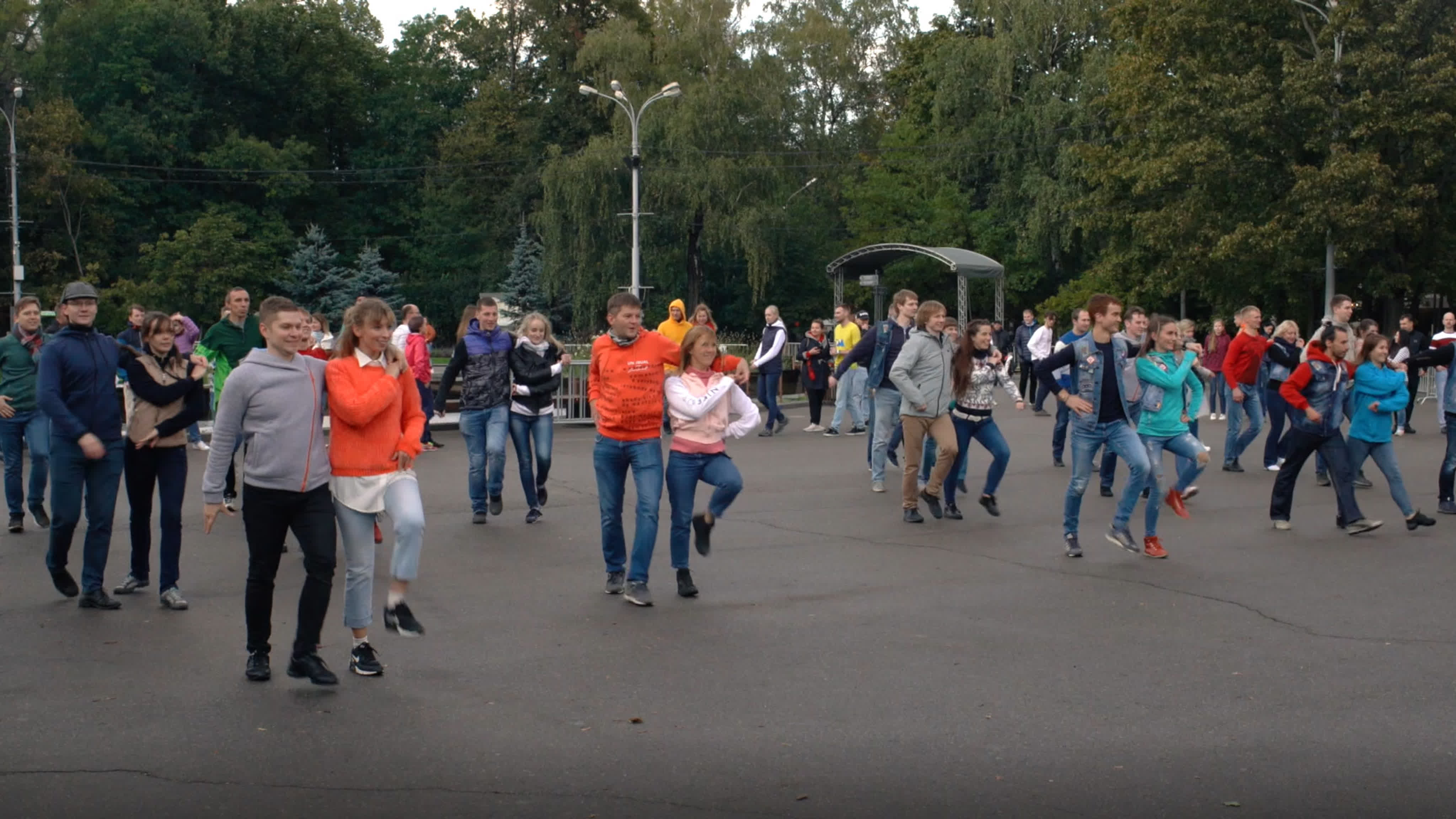 Выступления и внутриклубные тусовки