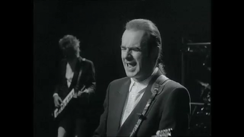 В Армии матом не ругаются, в Армии матом разговаривают.