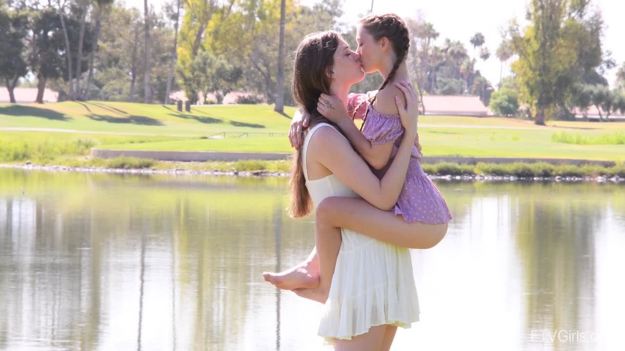 Mira & Olivia