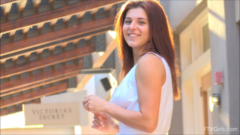 Fiona (Leah Gotti)