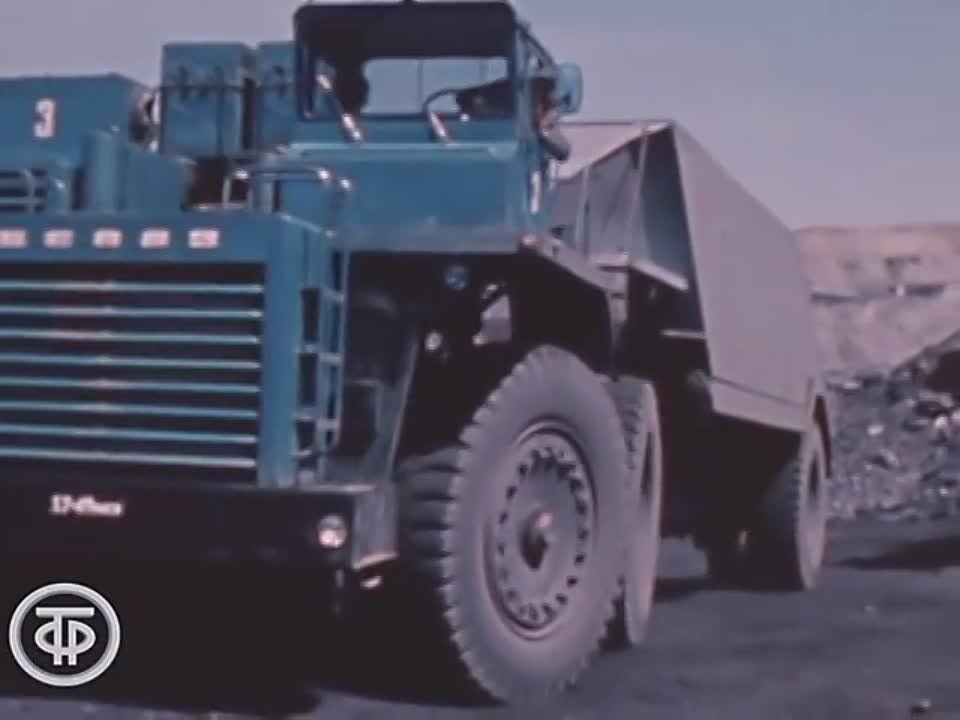 Автомобили БелАЗ.