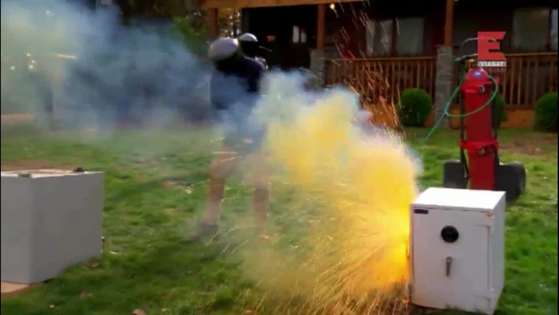 Bunu Asla Evde Yapmayın - Never Ever Do This At Home (Viasat Explore)