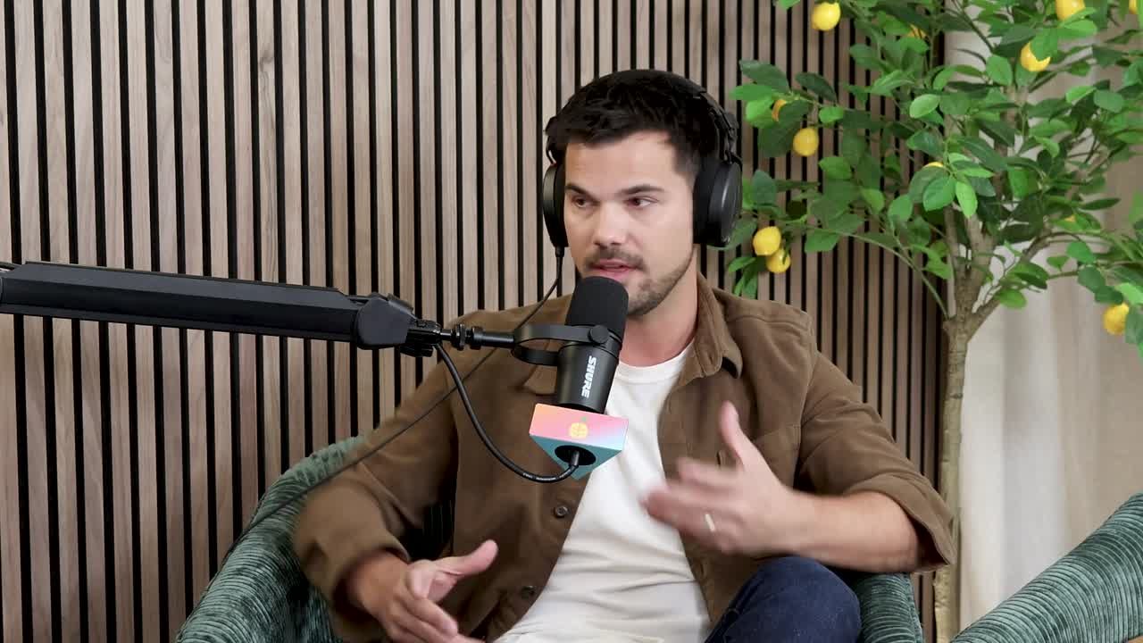 "The Squeeze" с Тейлором Лотнером