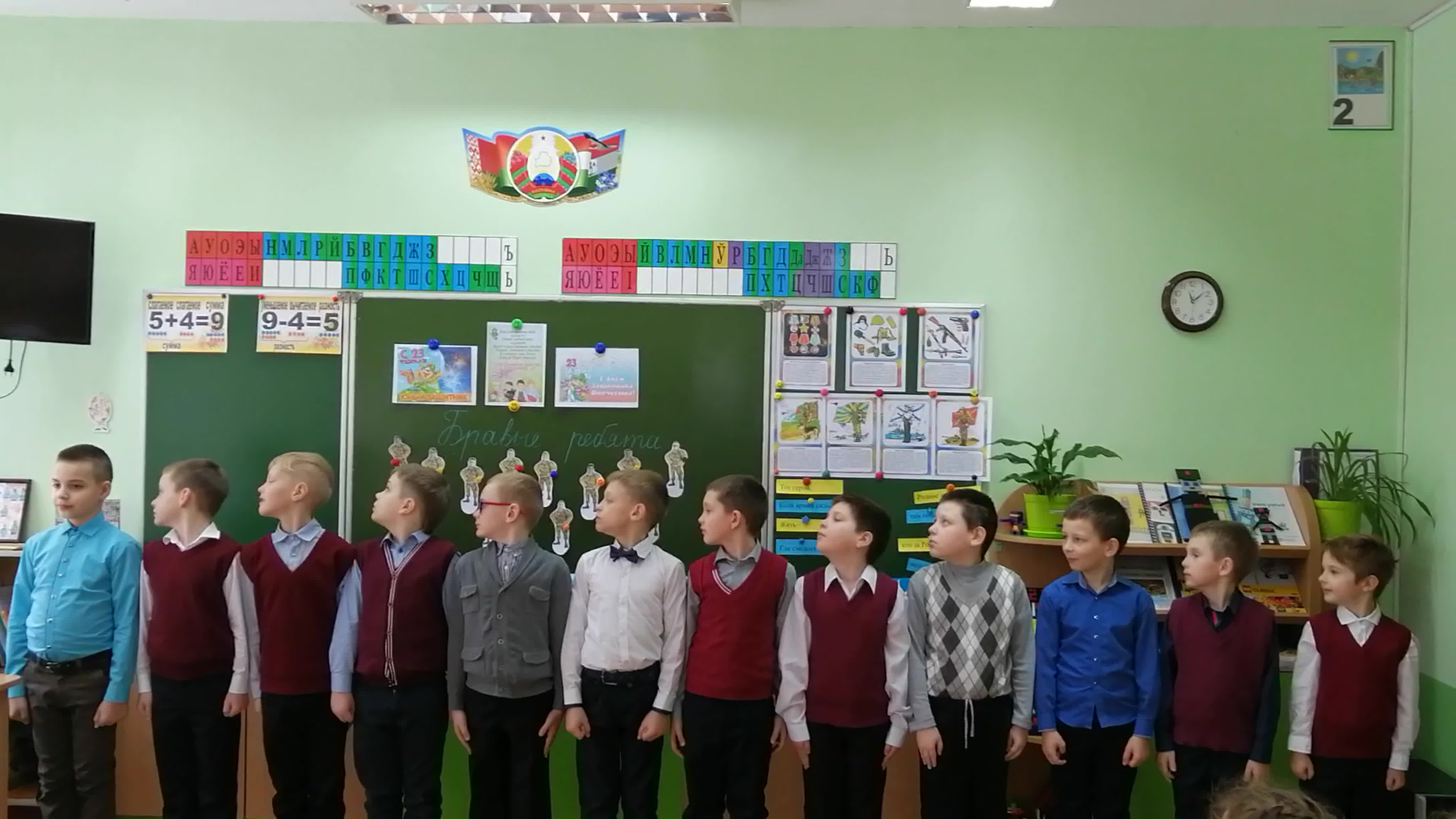 Поздравляем папочек с 23  февраля - 2021год