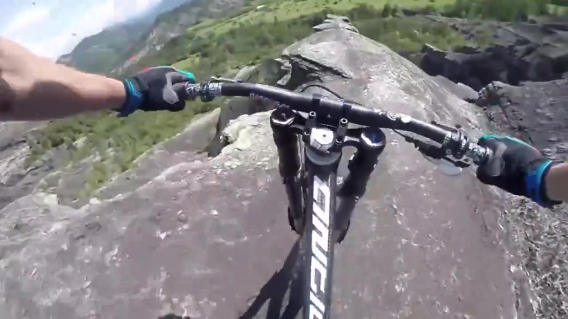 Самые экстремальные спуски на велосипеде