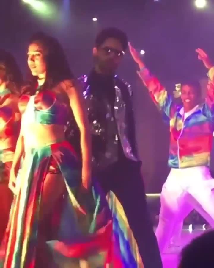 Церемонии, выступления, вручения наград