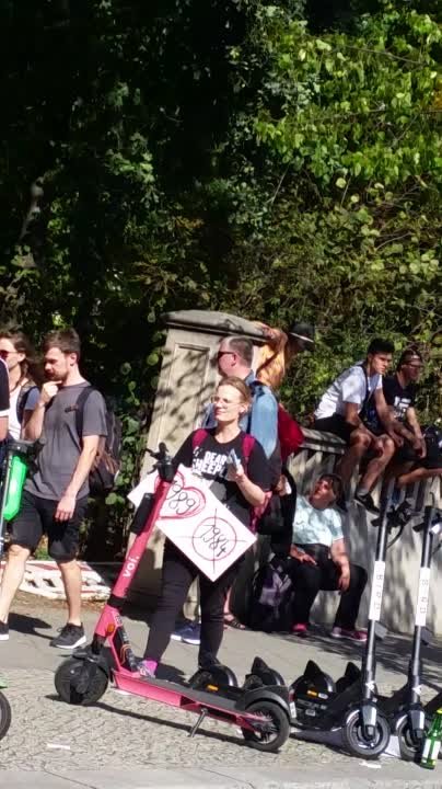 BERLIN FACEBOOK NAZIS FAKING HUMAN RIGHTS. TORTURE. POISONED